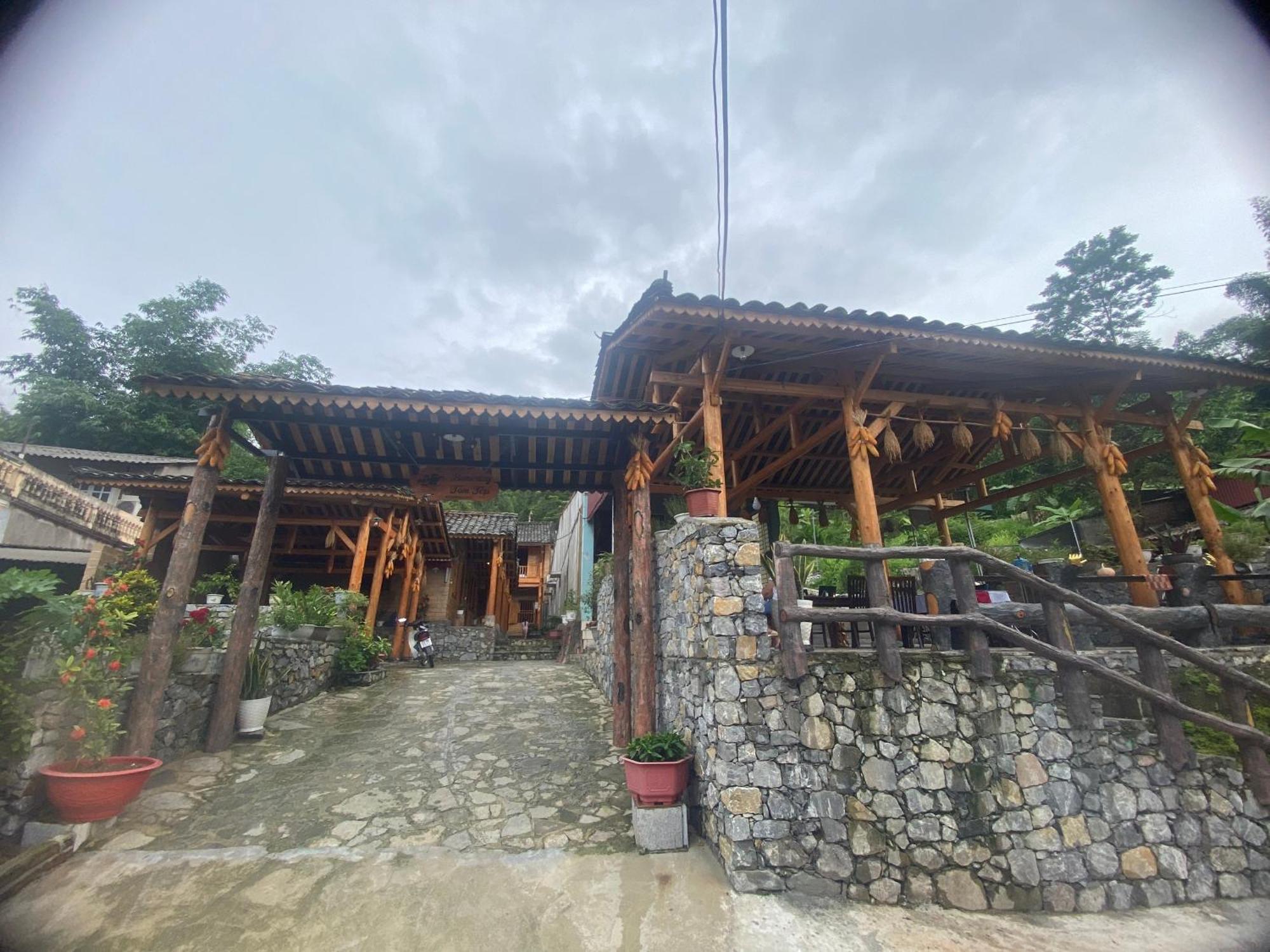 Tom Tep Homestay Ha Giang Bagian luar foto